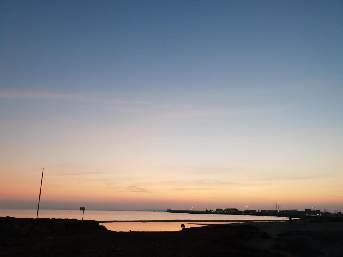 Appartamento Beautiful Flat With Sea View And Sound Of The Surf Santa Pola Esterno foto